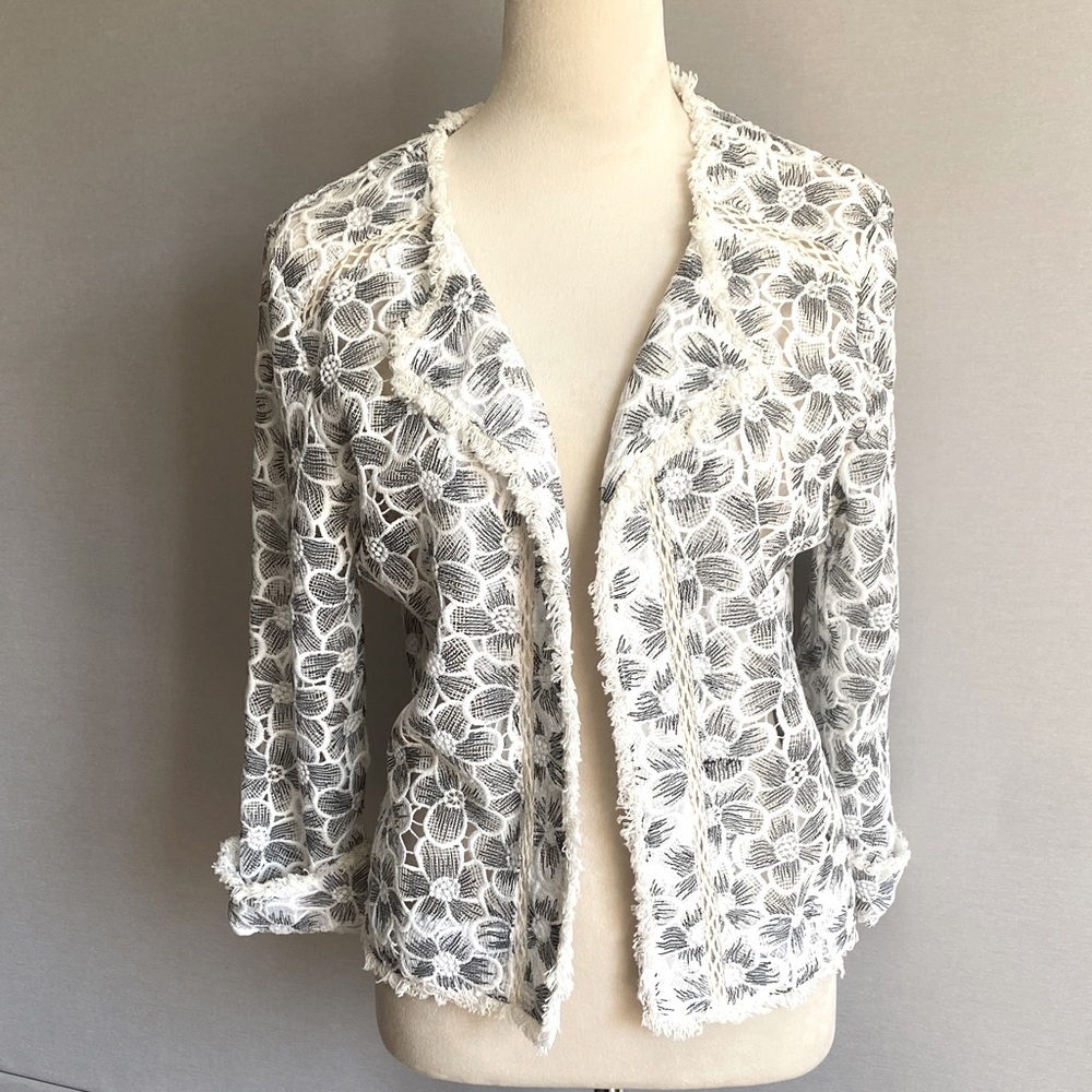 Adore White Floral Lace Women's Blazer - Picture 3 of 10